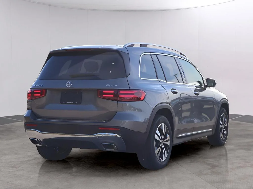 Certified Used 2026 Mountain Gray Metallic Mercedes-Benz GLB 250 image 5
