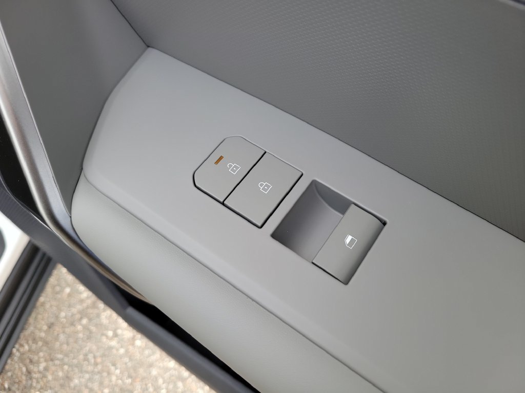 New 2027 Snow White Pearl Kia S image 9