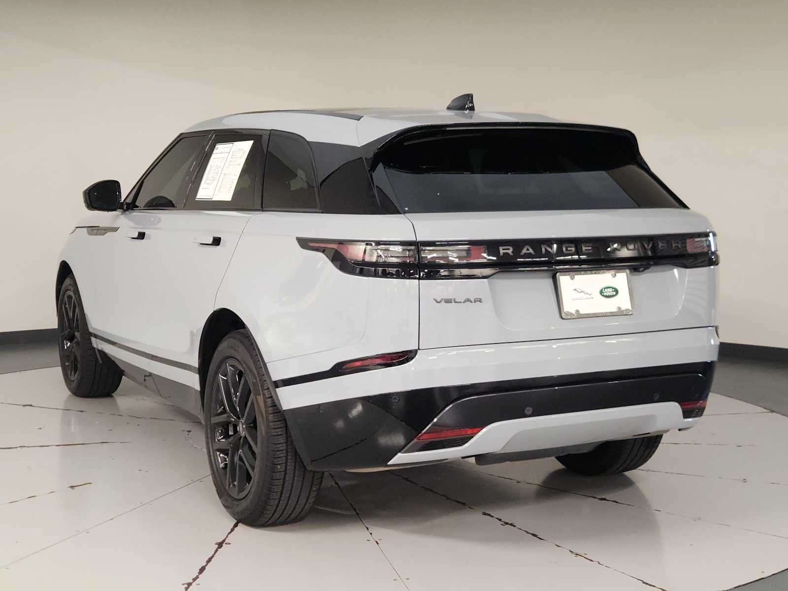 Used 2026 Arroios Grey Metallic Land Rover Dynamic SE image 6