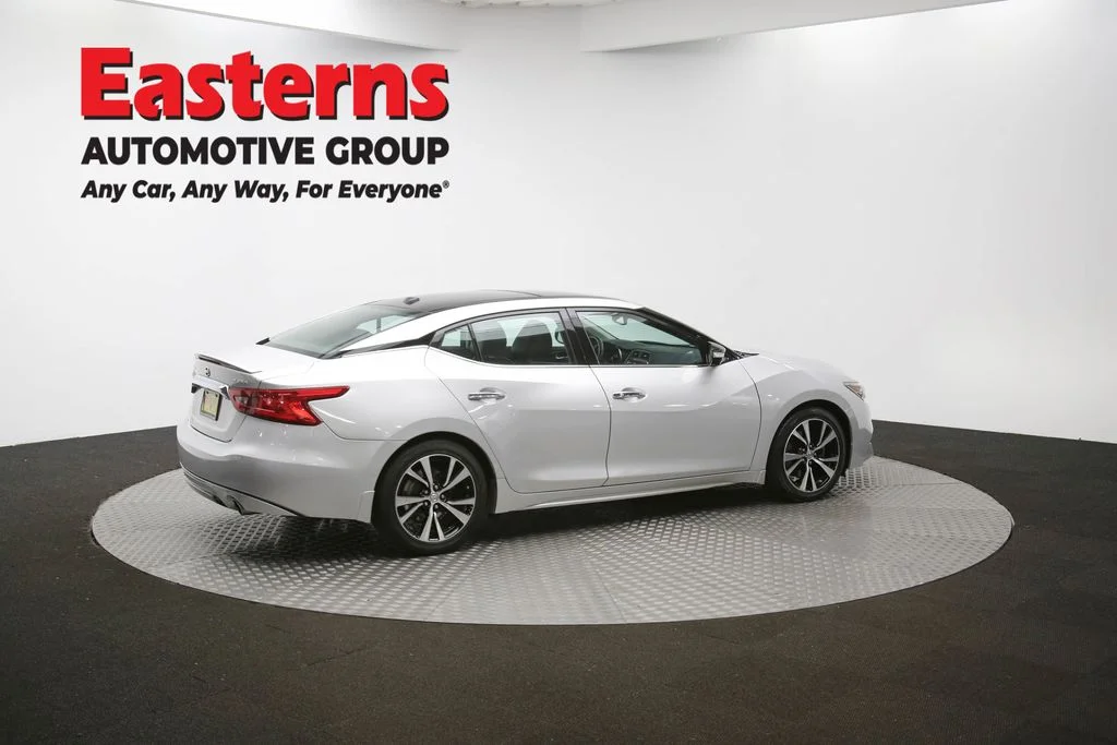 Used 2018 Silver Nissan Platinum image 46
