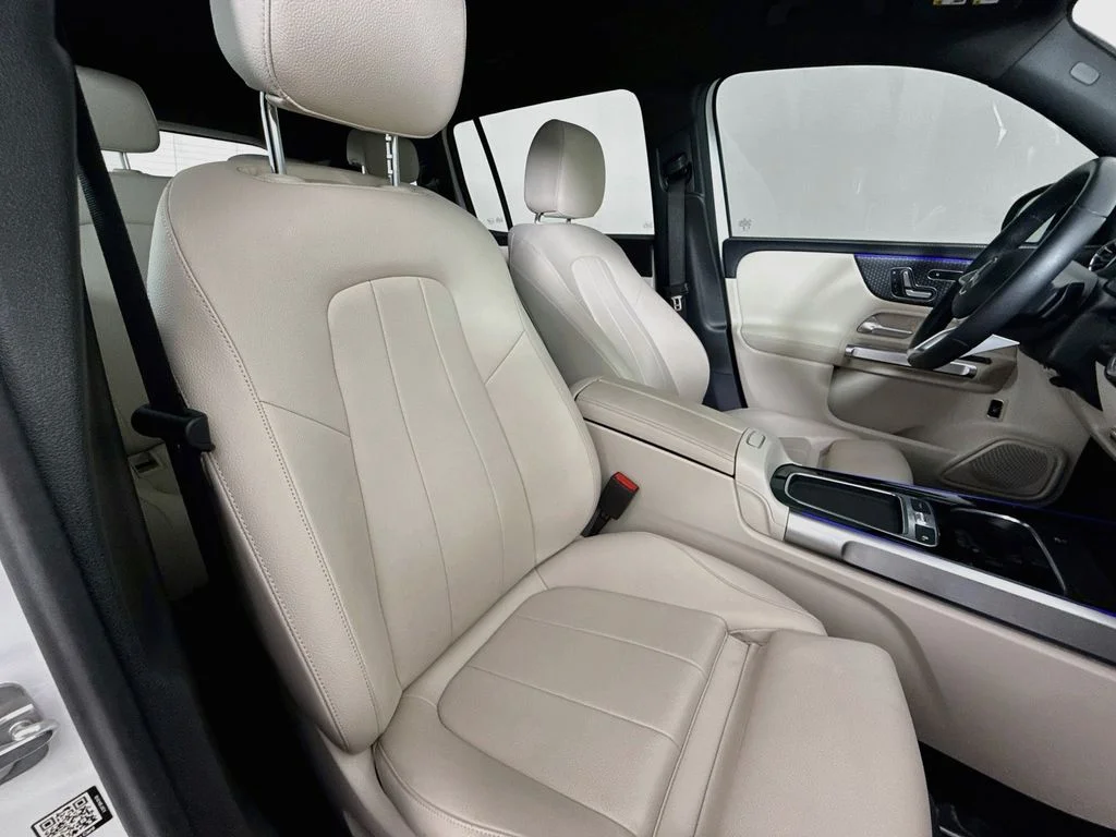 Used 2024 White Mercedes-Benz GLB 250 image 27