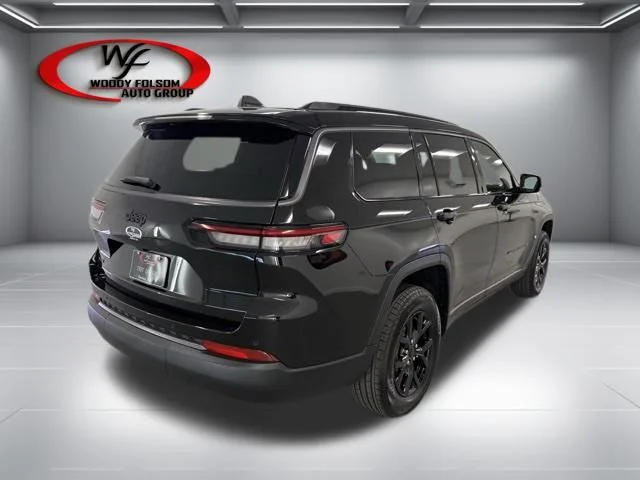 New 2026 Diamond Black Crystal Pearl-Coat Exterior Paint Jeep Altitude image 6