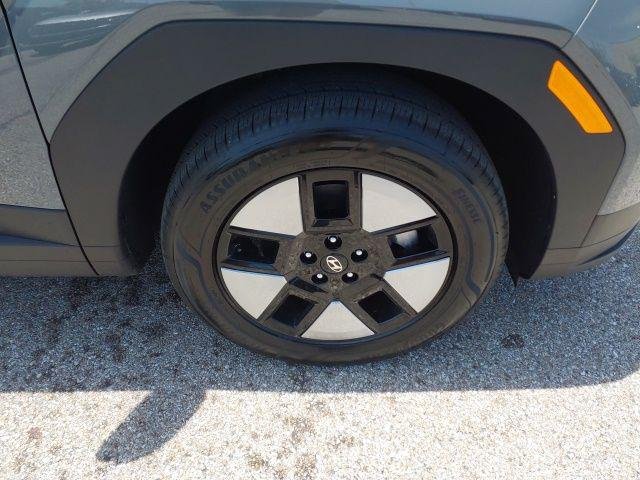 New 2026 Gray Hyundai SE image 33