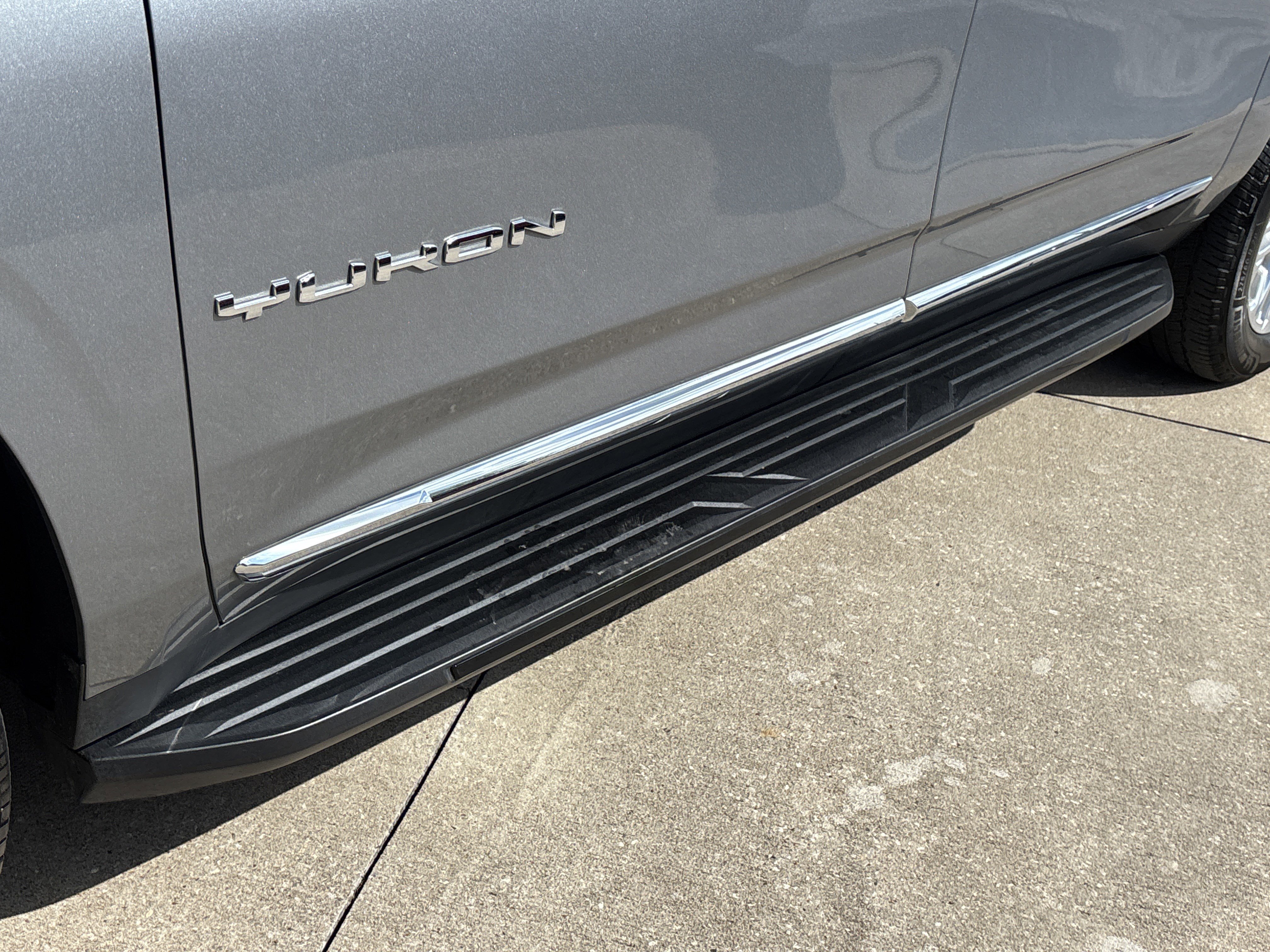 Used 2023 Sterling Metallic GMC SLT 4WD image 15