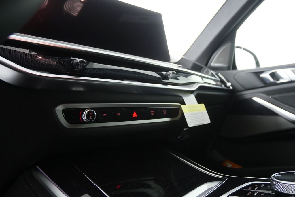 Used 2026 Carbon Black Metallic BMW sDrive40i image 21