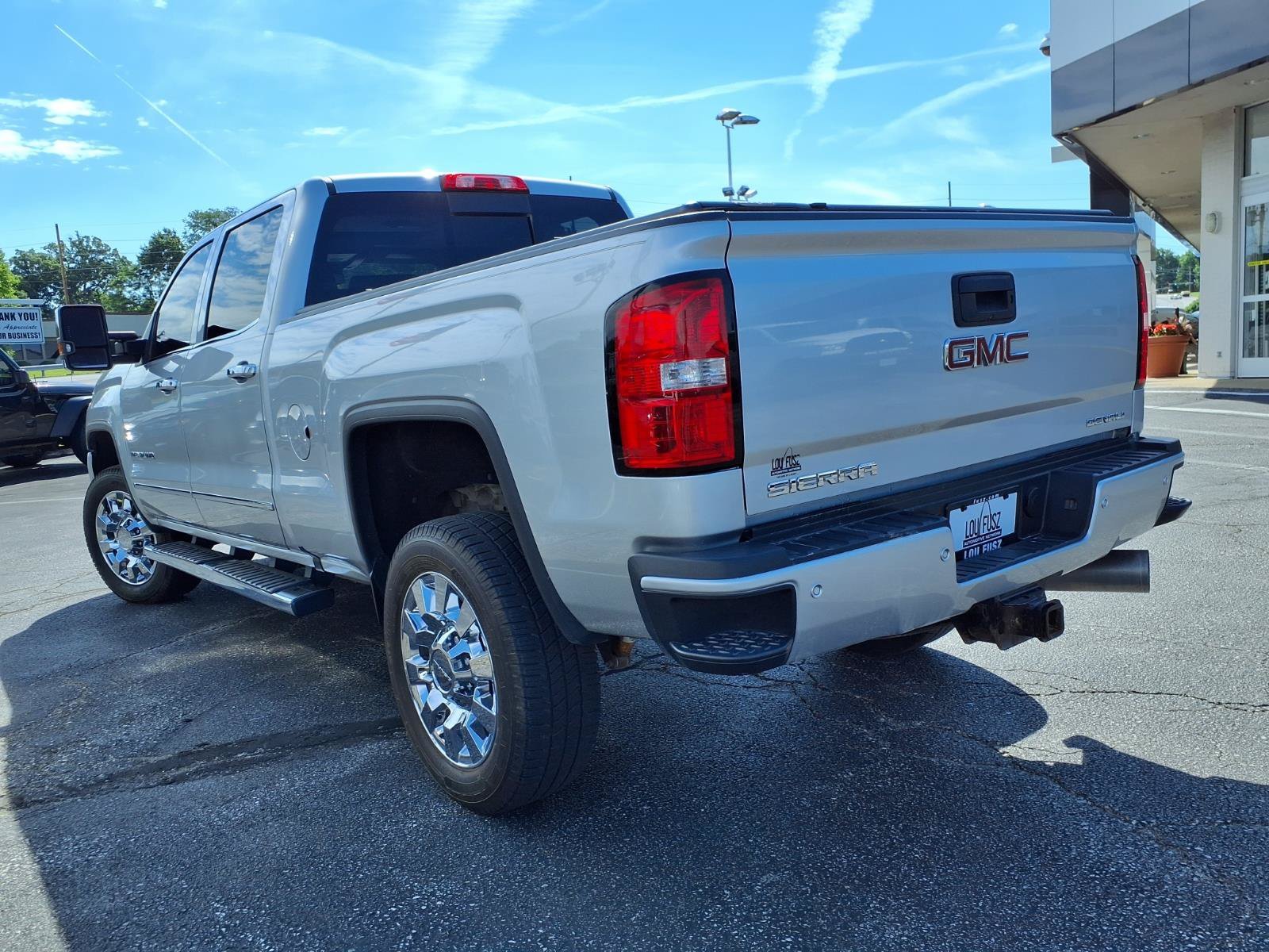 Used 2017 QUICKSILVER METALLIC GMC Denali image 40