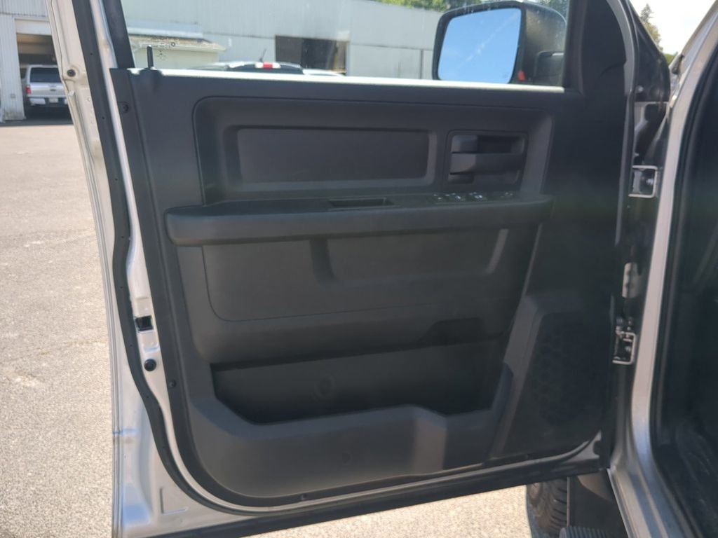 Used 2016 Silver Ram Tradesman image 13