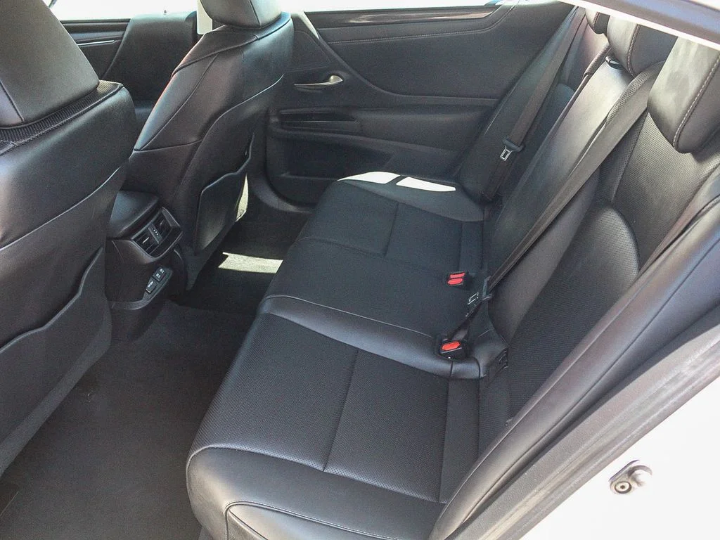 Used 2020 White Lexus 350 image 20