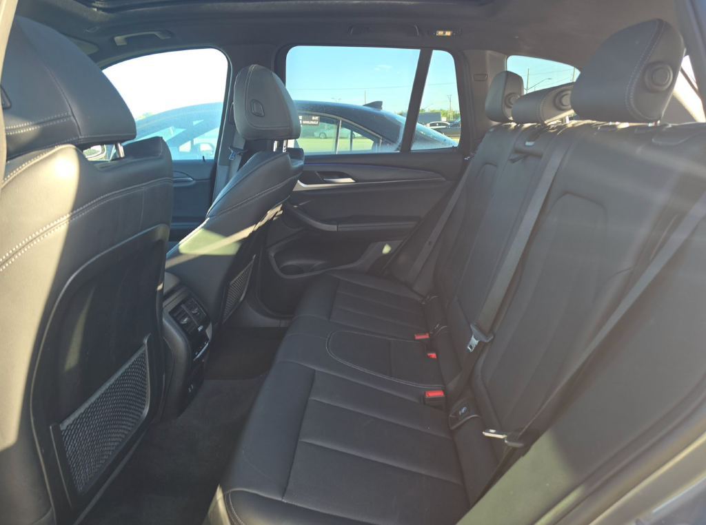 Used 2024 Gray BMW sDrive30i image 7