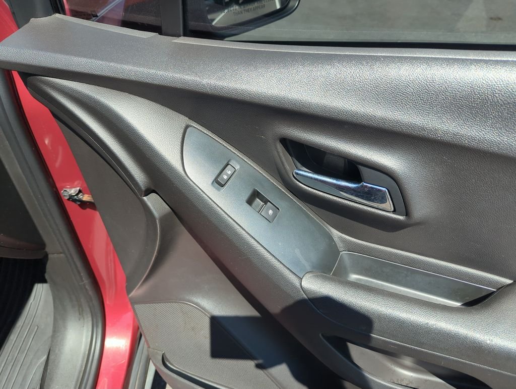 Used 2018 Red Chevrolet LT image 33