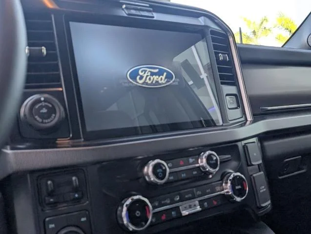 2026 Ford F-250 Super Duty Platinum - Photo 41