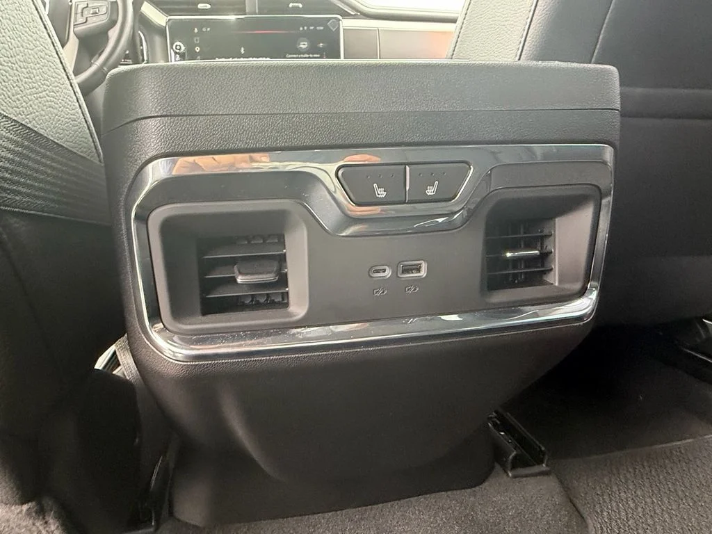 Used 2024 Onyx Black GMC Denali image 12