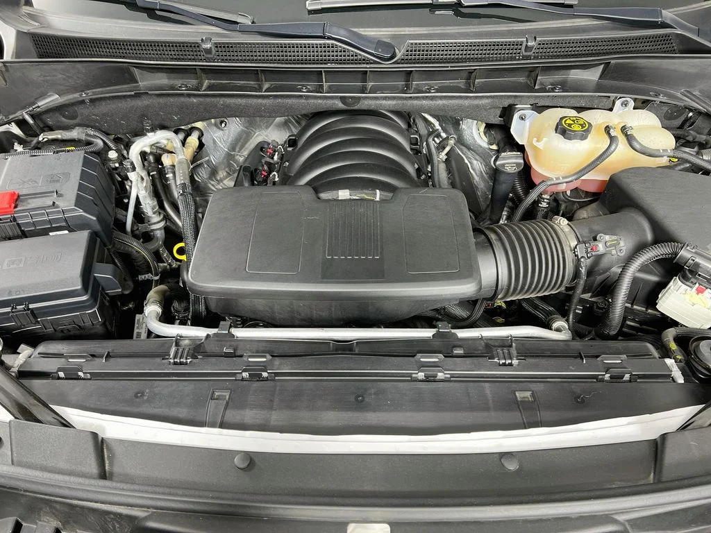 Used 2023 White GMC Denali image 33