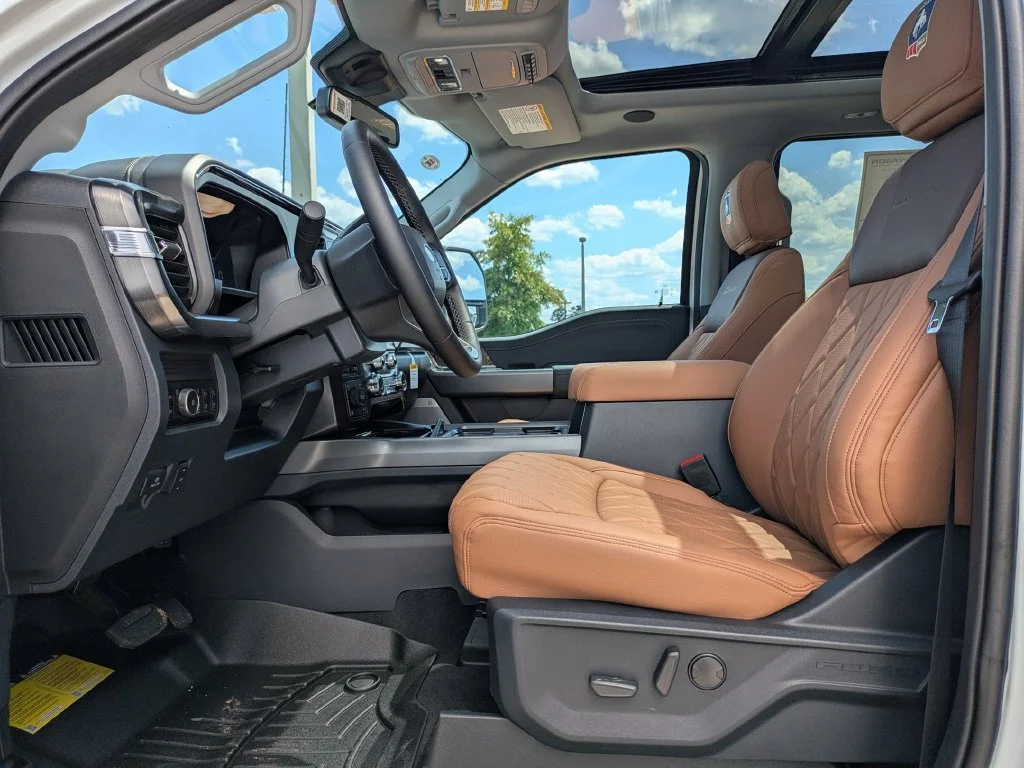 New 2026 Oxford White Ford Lariat image 15