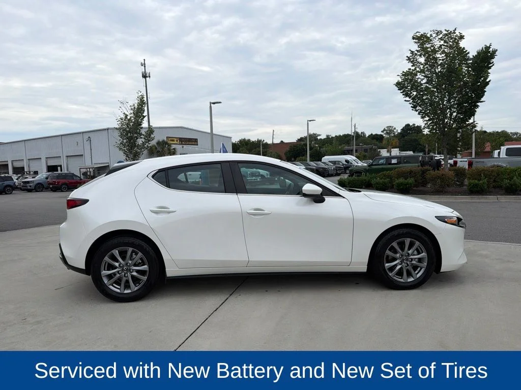 Used 2025 Snowflake White Pearl Mazda 2.5 S image 11