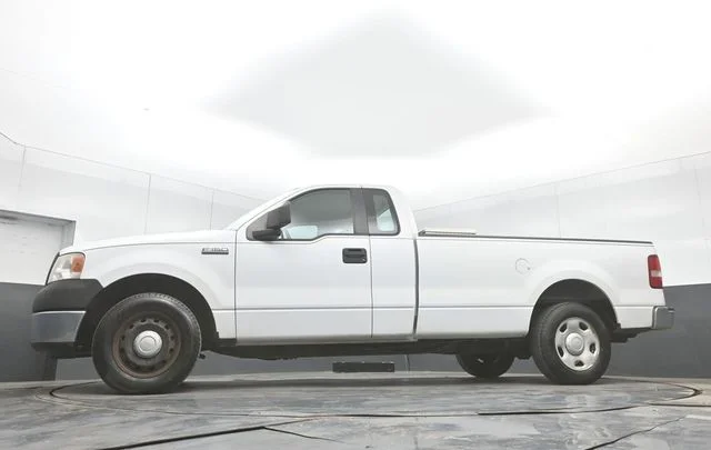 Used 2007 White Ford  image 39