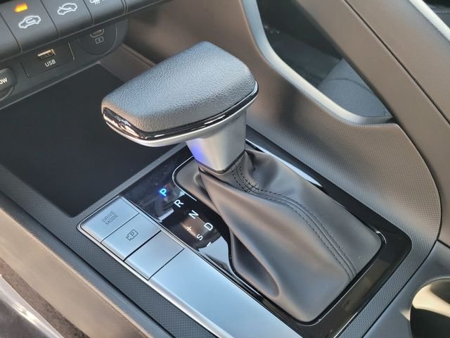 Used 2025 Gray Hyundai SE image 20