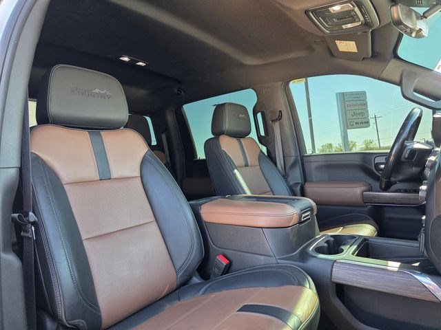 Used 2021 Iridescent Pearl Tricoat Chevrolet High Country image 18