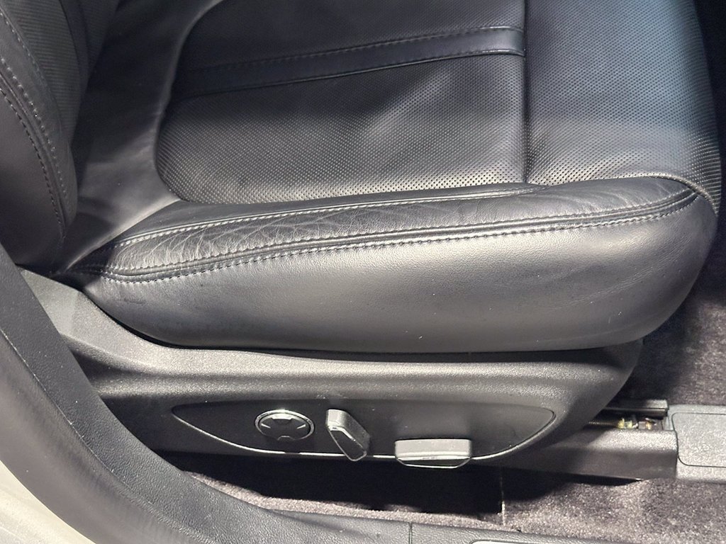 Used 2017 Silver Lincoln Reserve image 25