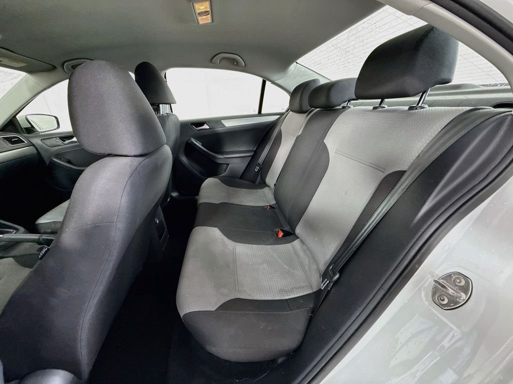 Used 2018 Pure White Volkswagen 1.4T S image 22