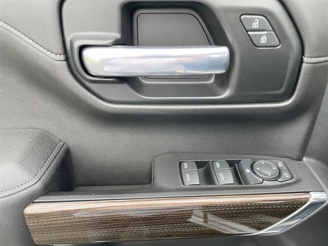 Used 2020 Silver Ice Metallic Chevrolet LT Trail Boss image 23