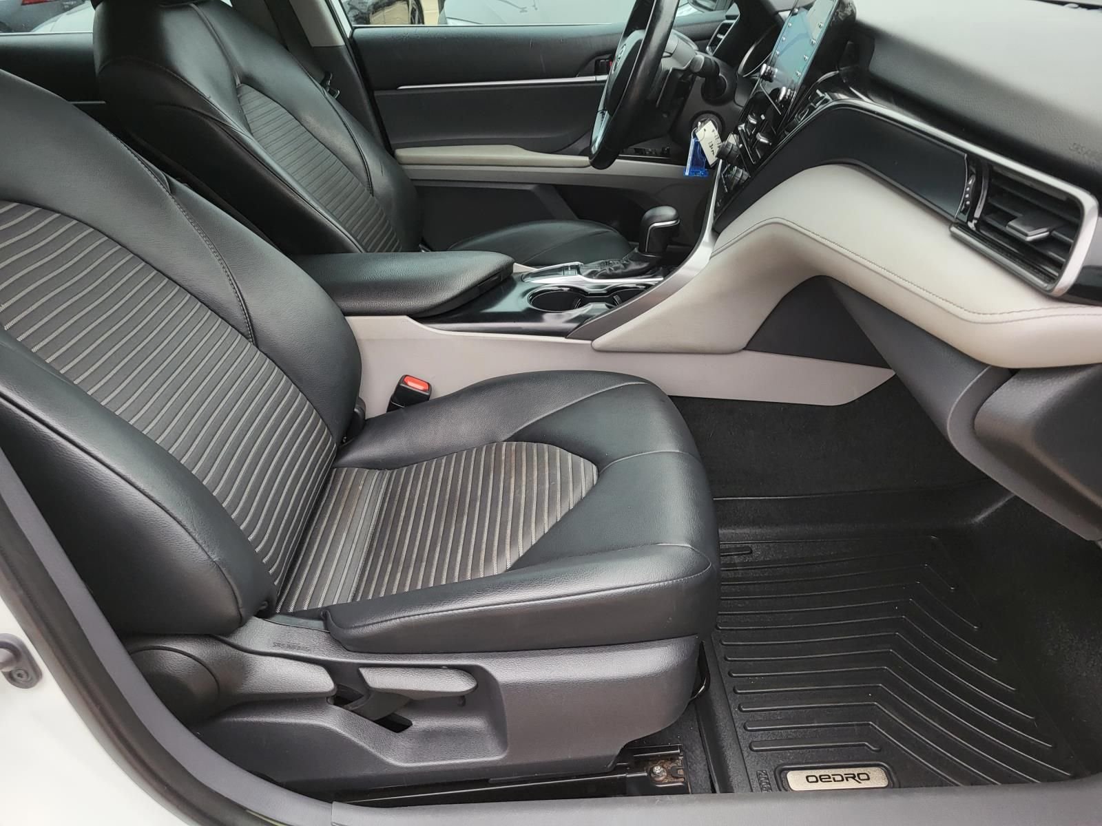 Used 2024 Ice Cap Toyota SE image 10
