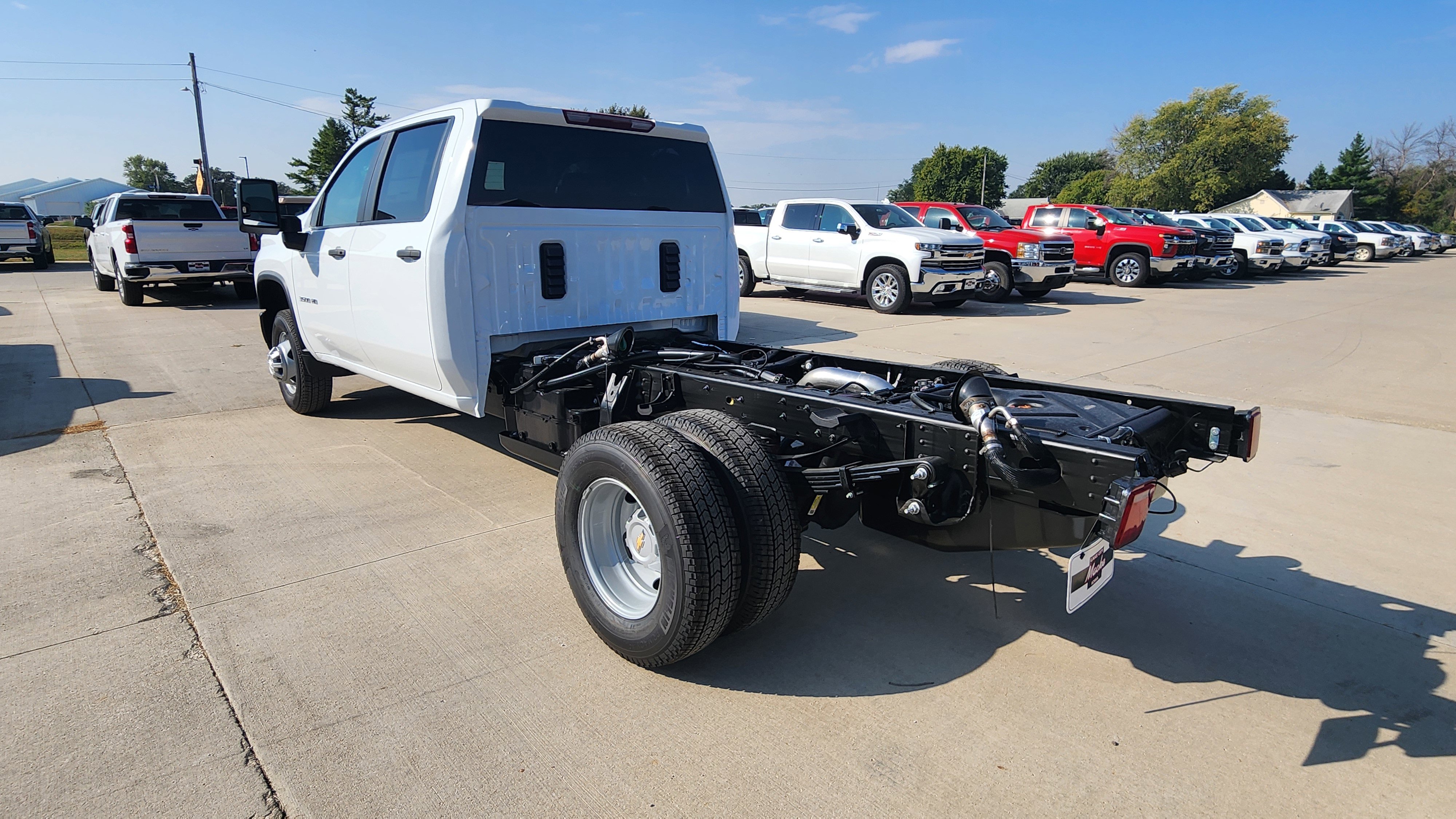 New 2026 Summit White Chevrolet Work Truck image 7