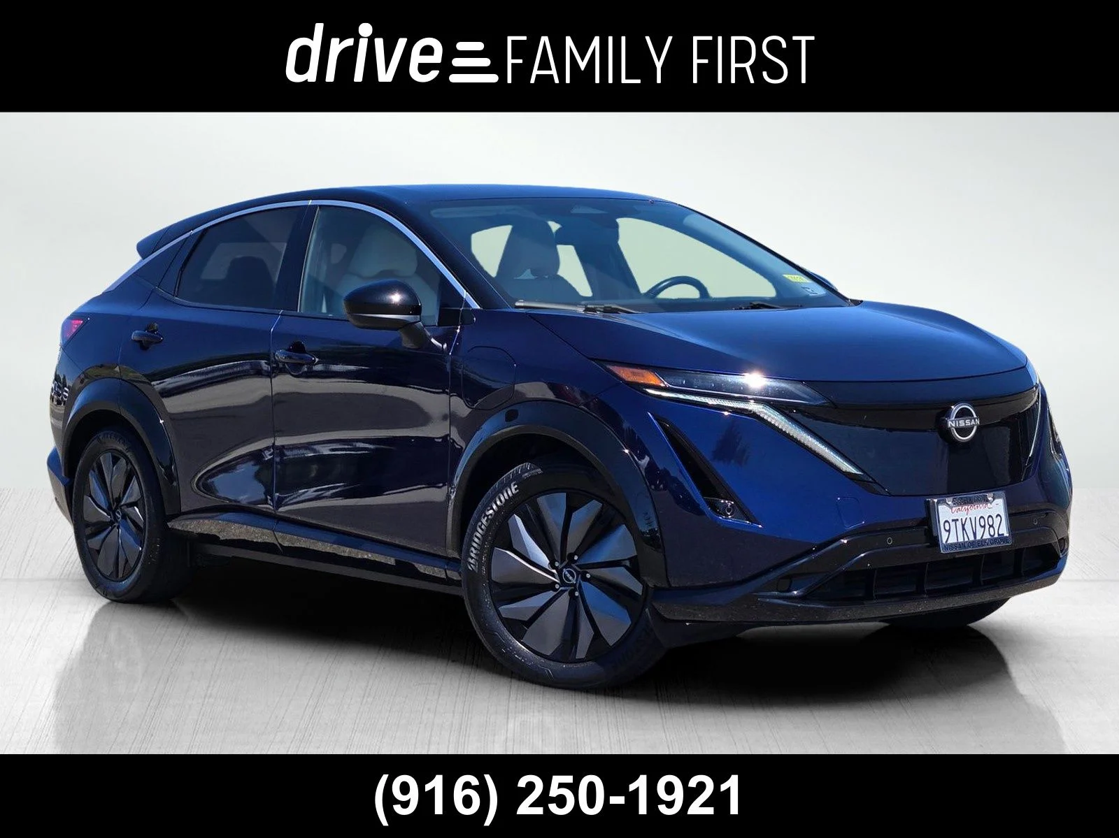 Used 2025 Deep Ocean Blue Pearl/Black Diamond Pearl Nissan ENGAGE image 1