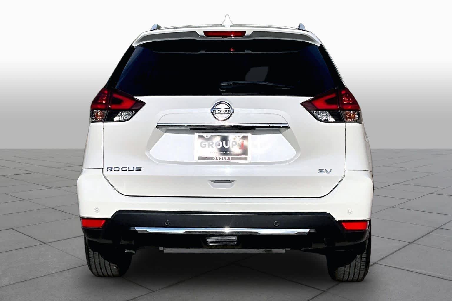 Certified Used 2020 Pearl White Tricoat Nissan SV image 5