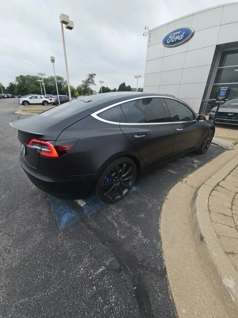 Used 2019 Black Tesla Long Range image 3