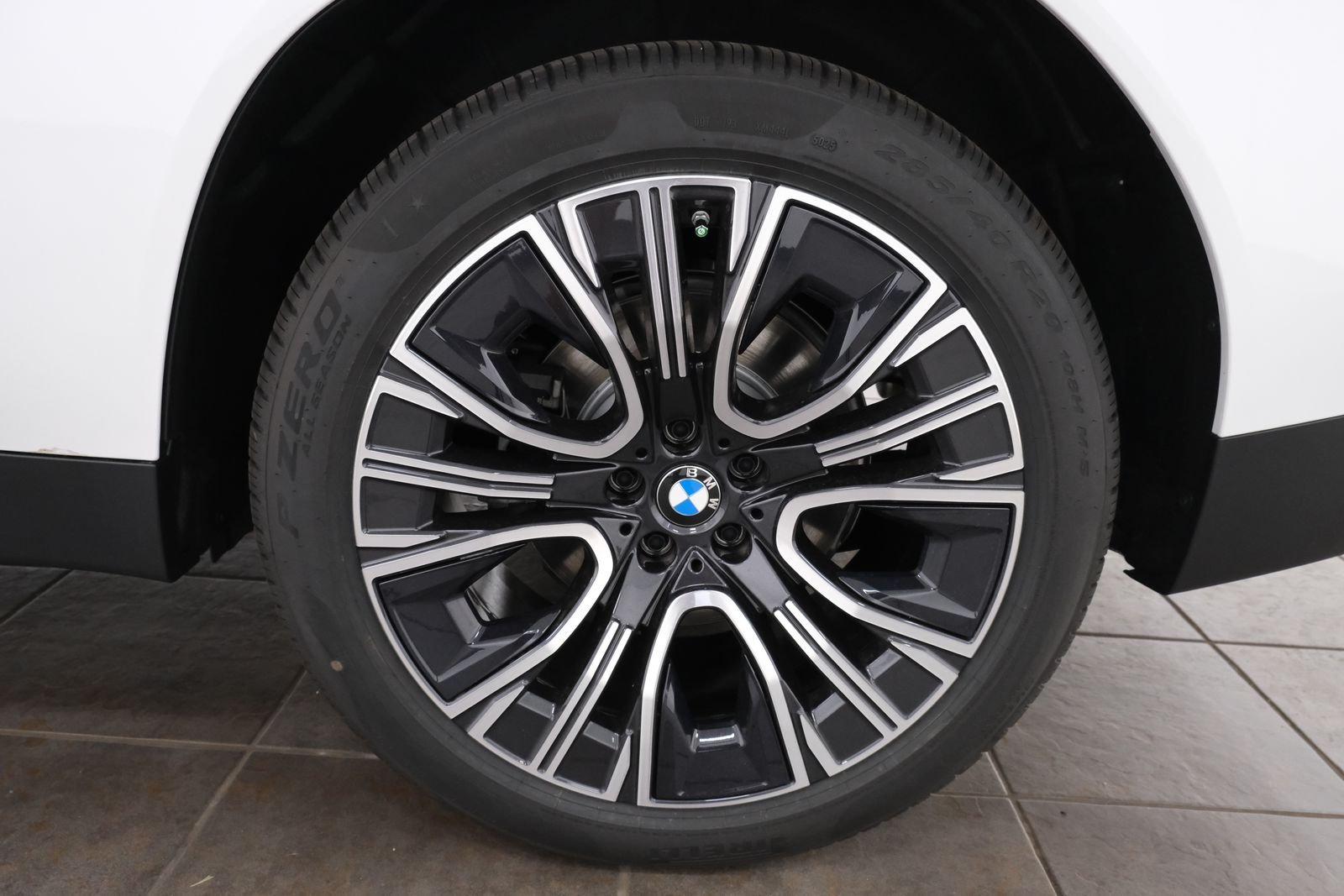 New 2026 Mineral White Metallic BMW 30 xDrive image 34