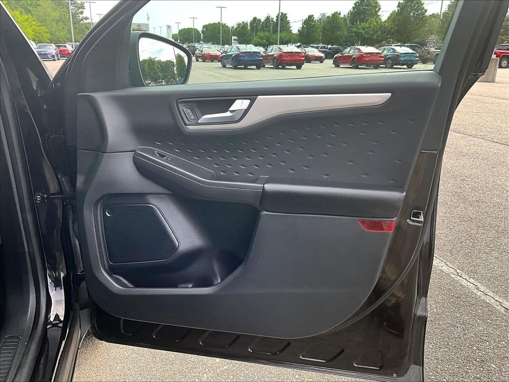 Used 2020 Black Ford SEL image 12