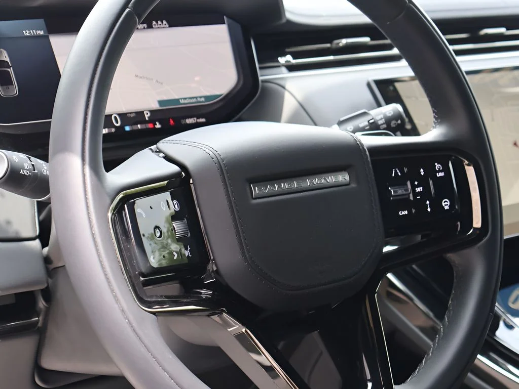 Certified Used 2025 Fuji White Land Rover Dynamic SE image 19