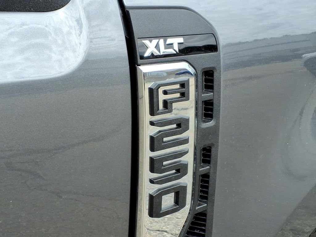 New 2026 Carbonized Gray Metallic Ford F-250® XLT image 12
