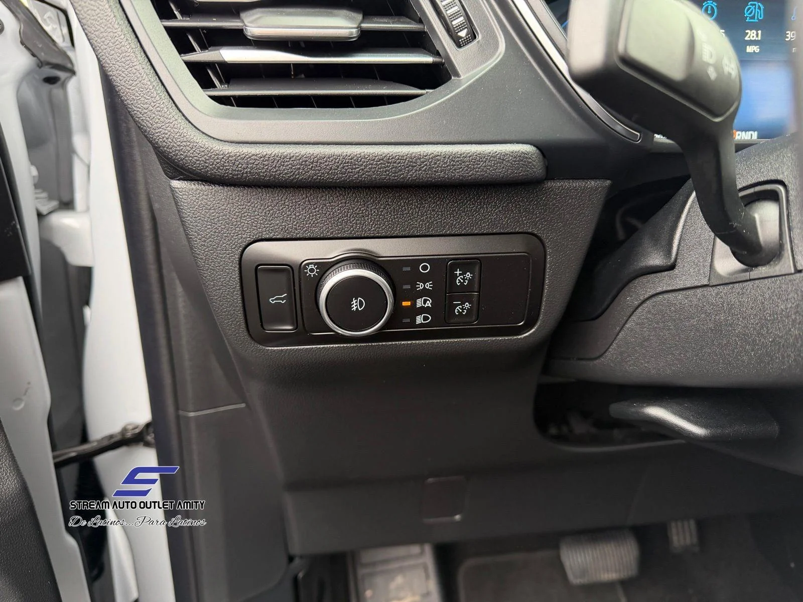 2025 Ford Escape Platinum - Photo 28