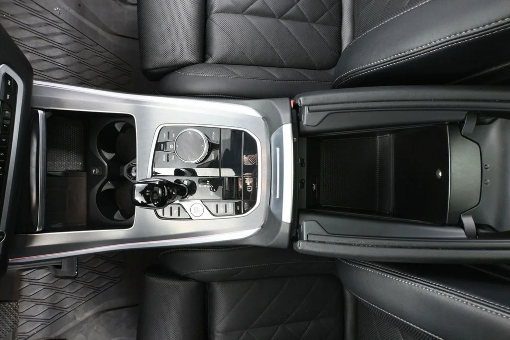 Used 2023 Gray BMW xDrive40i image 36
