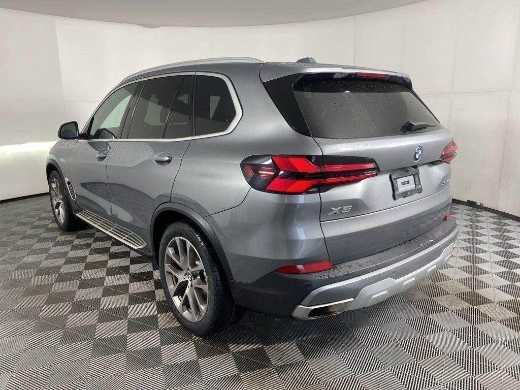 Used 2024 Gray Metallic BMW xDrive40i image 6
