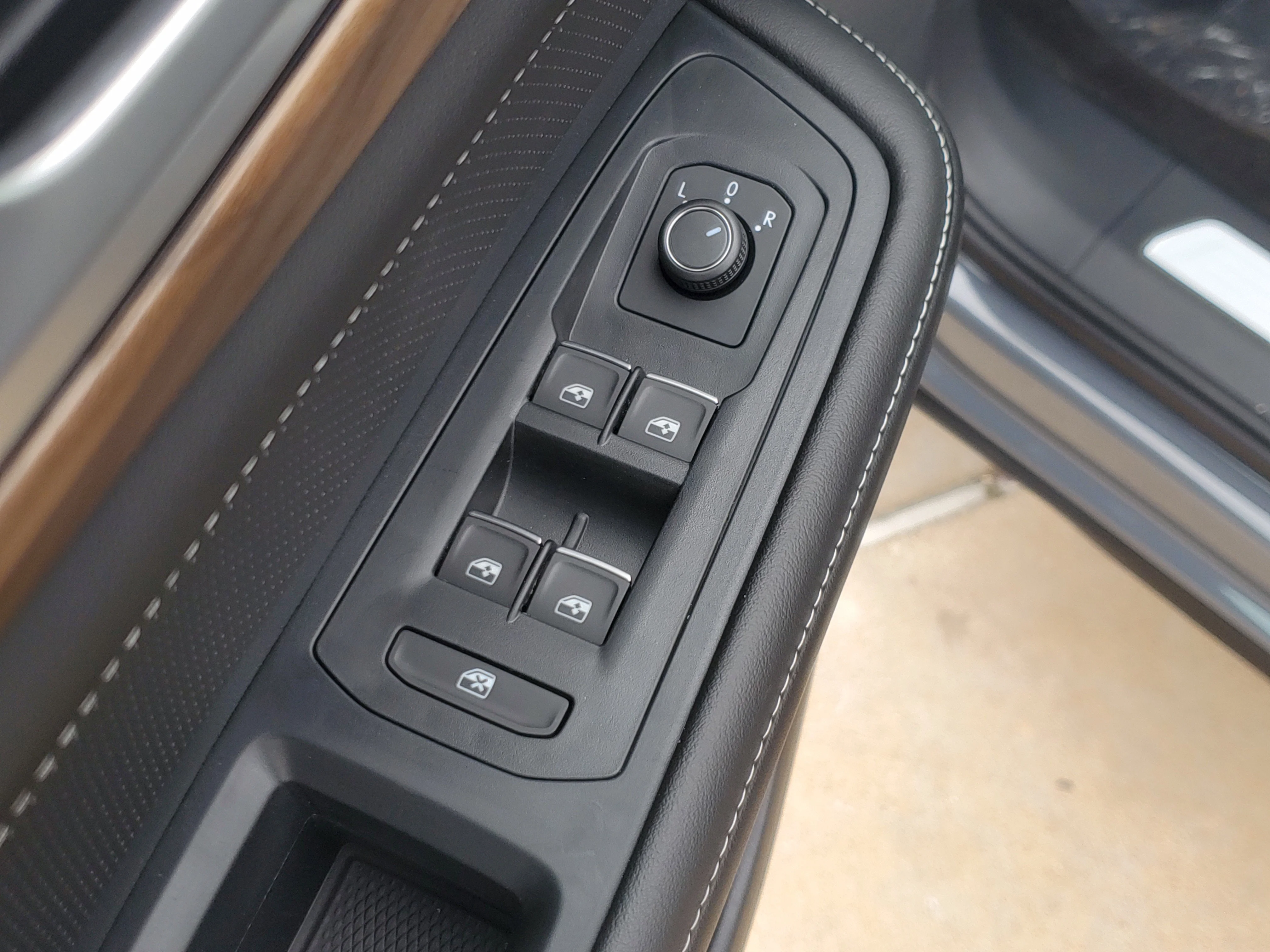 New 2026 Gray Volkswagen 2.0T SE w/Technology image 19