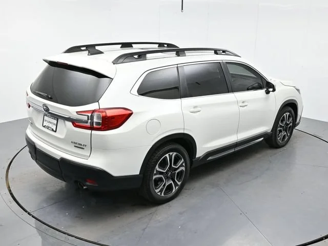 Used 2023 Crystal White Pea Subaru Limited image 41