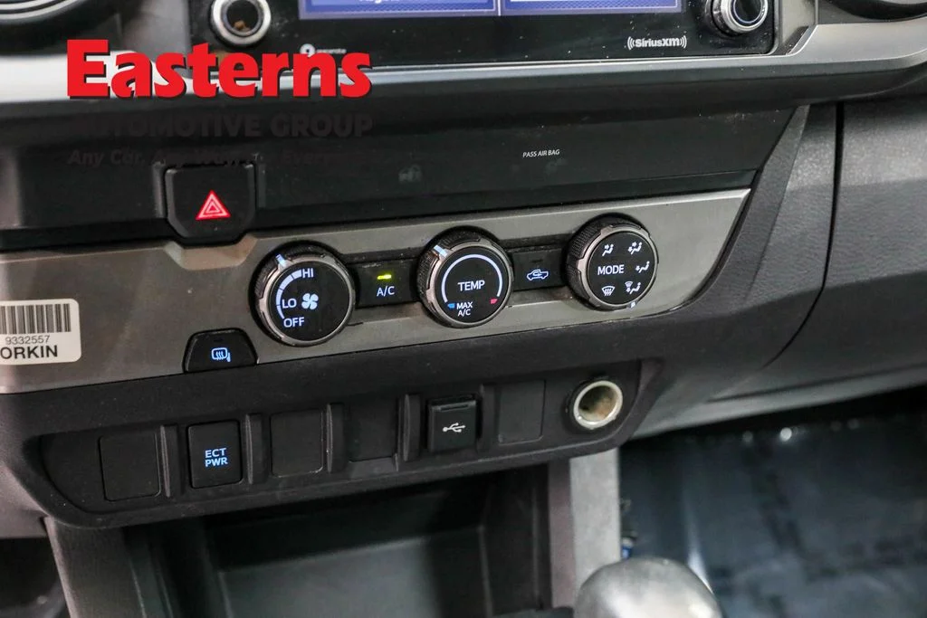 Used 2020 White Toyota SR image 19