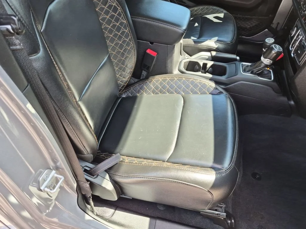 Used 2020 Silver Jeep Unlimited Sahara High Altitude image 23