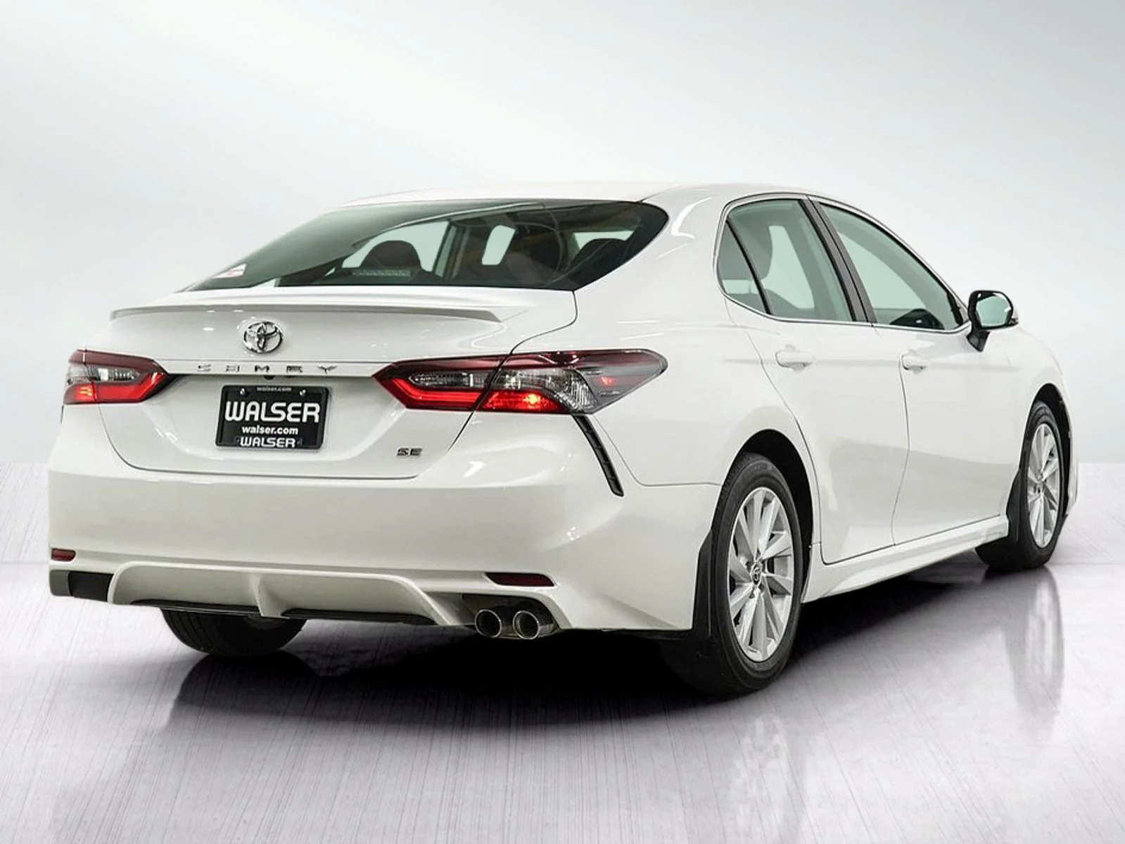 Used 2024  Toyota  image 5