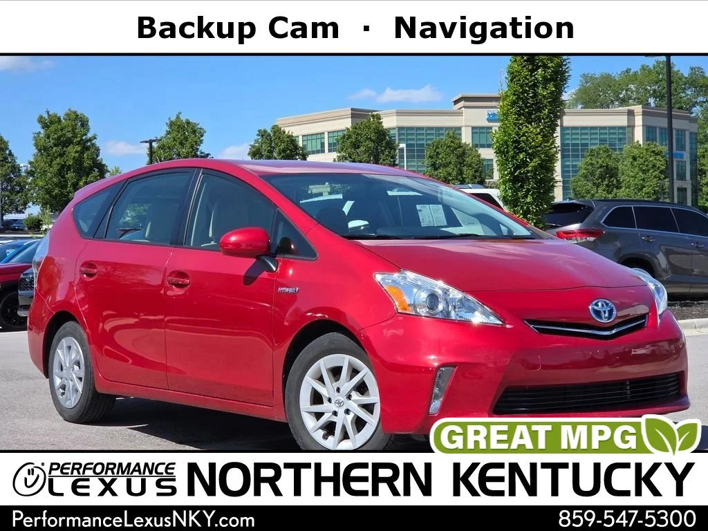 2013 Toyota Prius v Three's photo