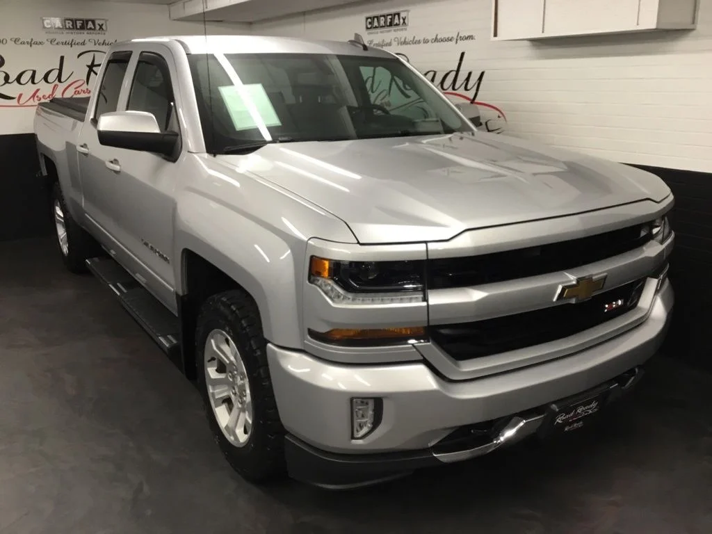 Used 2018 Silver Chevrolet LT image 2