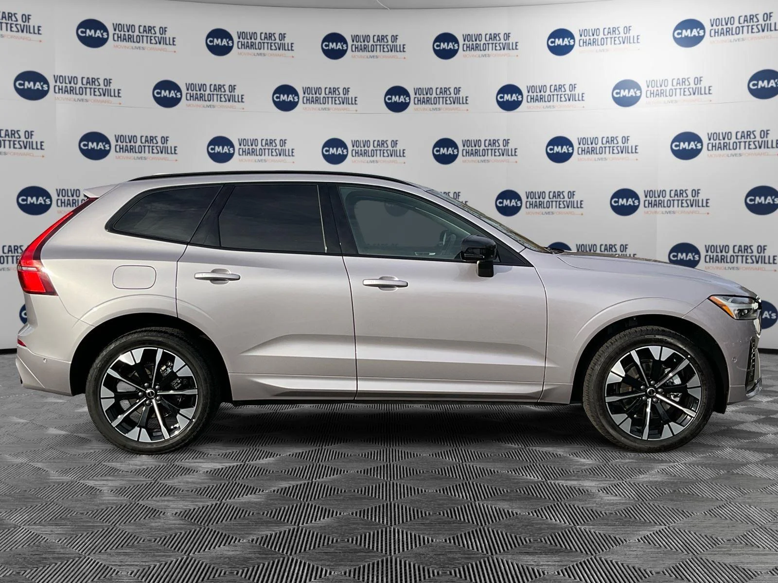 2026 Volvo XC60 Plus - Photo 6