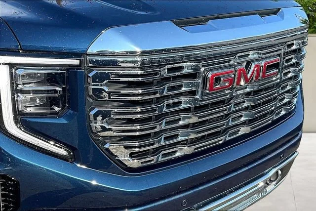 Used 2023 PACIFIC BLUE METALLIC GMC Denali image 30