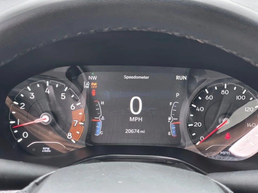 Used 2023 Black Jeep Latitude image 32