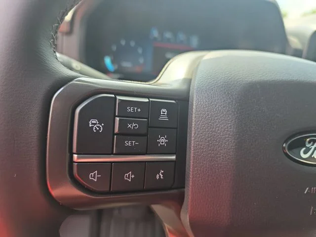 Used 2024 Black Ford XLT image 18