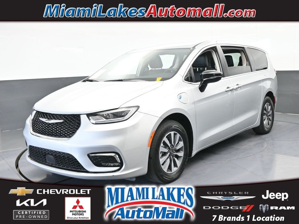 2024 Chrysler Pacifica PHEV Select