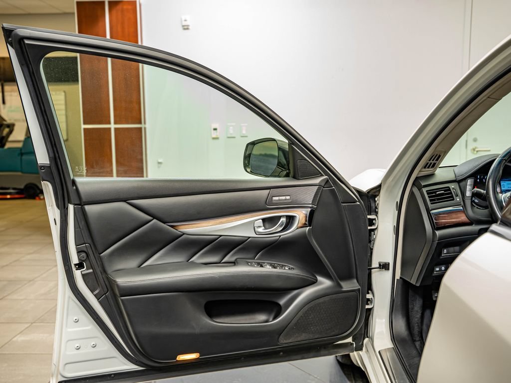 Used 2015 Moonlight White INFINITI 3.7X image 24